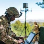 Historia Militar - El Rol de la Comunicación en las Operaciones Militares Españolas: Evolución de Señales a Sistemas Digitales