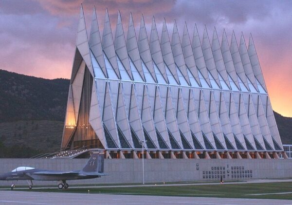 Tablada Centenaria Aviación - Vuelve Al Acuartelamiento De Tablada Como Cada Ano Un Grupo De Alumnos Que Esta Finalizando Su Periodo De Formacion En La Academia Basica Del Aire