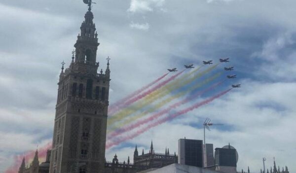 Tablada Centenaria Aviación - La Demostracion De La Patrulla Aguila En Sevilla En Canal Sur Television