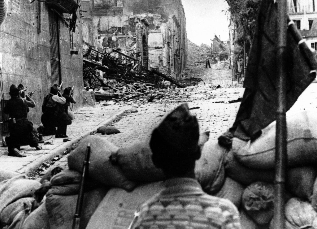 The impact of technological revolutions on Spanish military strategy: transformations and challenges