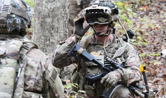 Ejercito de España - Realidad Aumentada en el Campo de Batalla: Estrategias de Visualización para el Soldado Moderno